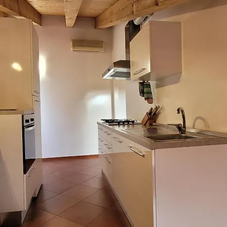Relax A Due Passi Dal Castello Apartment