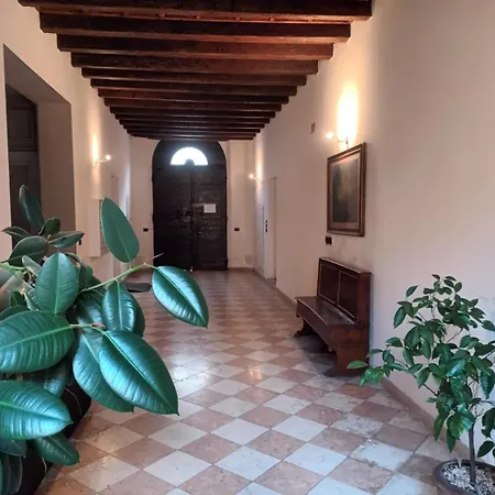 Relax A Due Passi Dal Castello Lejlighed Ferrara