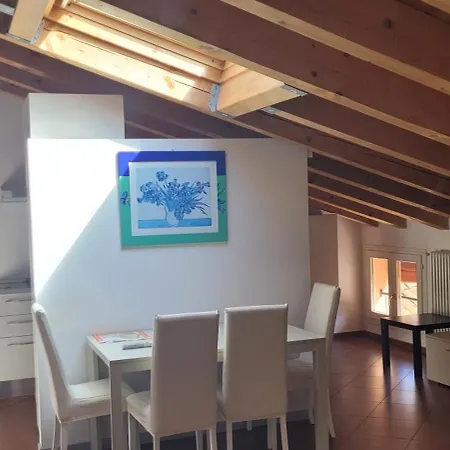 Relax A Due Passi Dal Castello Lejlighed